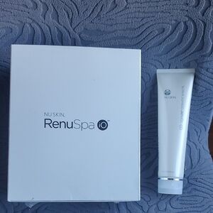 Skin RenuSpa IO Skincare Set - White